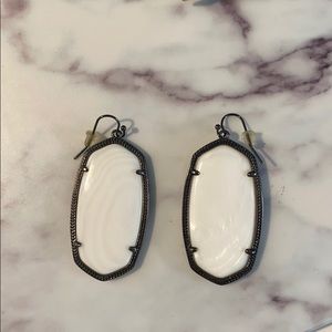 KENDRA SCOTT DANIELLE EARRINGS